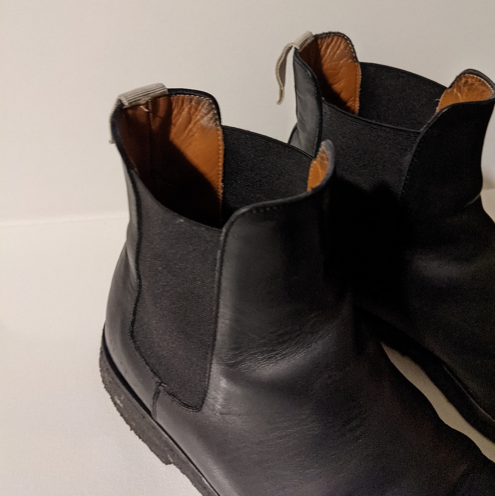 Woman by Common Projects Distressed Chelsea Boots - Picture 4 of 9